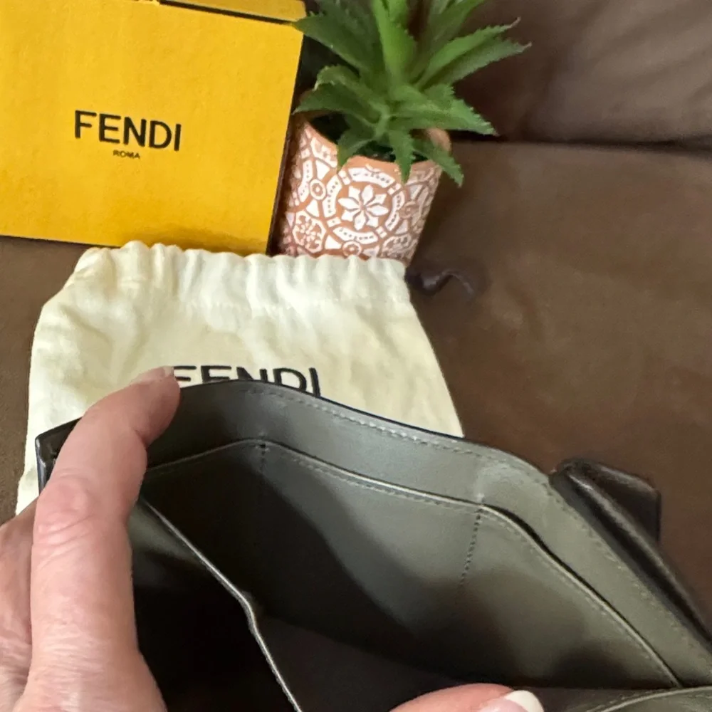 Fendi Olive Green Trifold Compact Wallet w Gold Logo Accent Everything Included - Picture 8 of 9